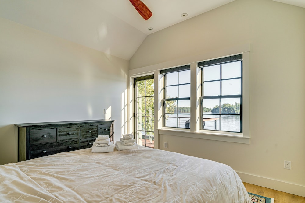 Scenic Views, Private Dock: Lake Bomoseen Retreat!