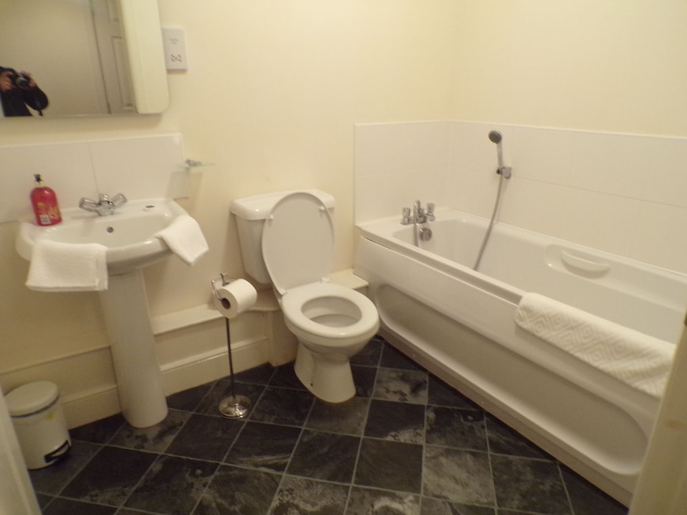 3 Bedroom Penthouse - City Centre Suites