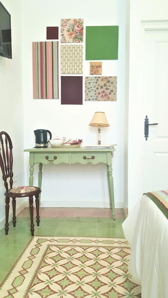 Los Canaritos Guest-House