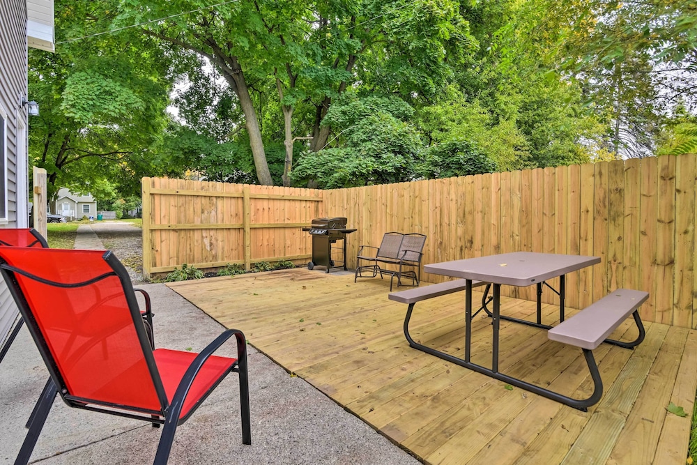 Mount Pleasant Vacations - Central Mount Pleasant Retreat w/ Patio  Grill! - Property Image 6