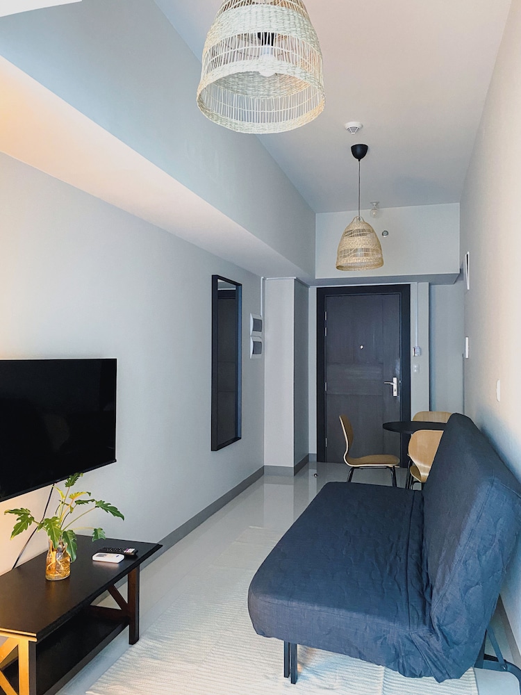 Uptown Park Suites Tower 1