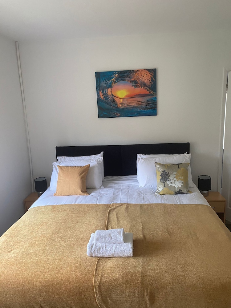 Remarkable 3-bed House in Ipswich view 3