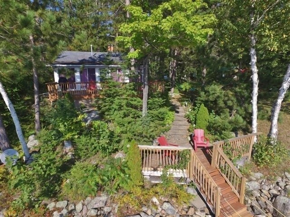 416 Papineau Lake 2 Bedroom Cottage