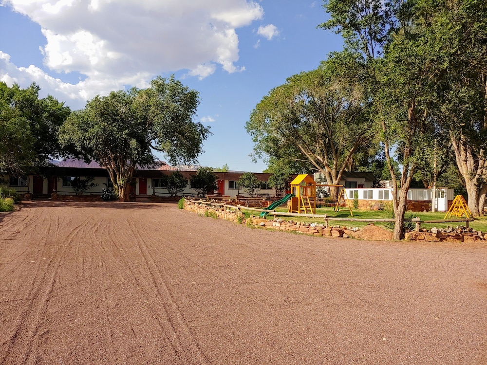 Capitol Reef Inn & Cafe