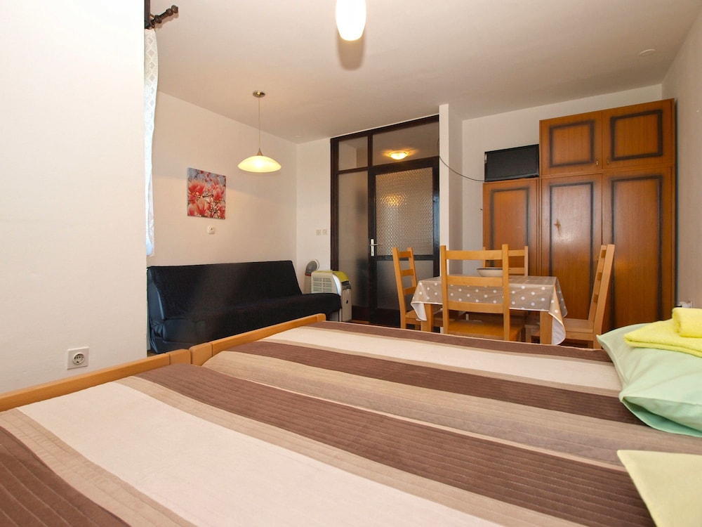 Apartment 1738 view 4