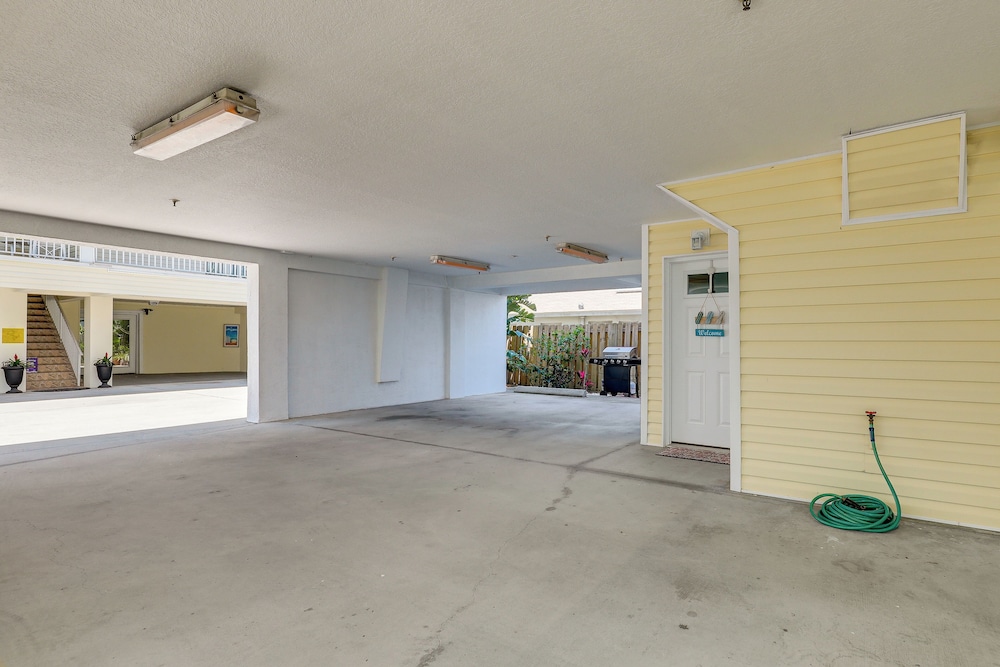 Beachfront Indian Shores Townhome w/ Ocean Views! view 3
