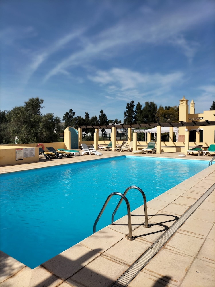 T2 Vila Bairos A C Piscina e Garagem Vilamoura