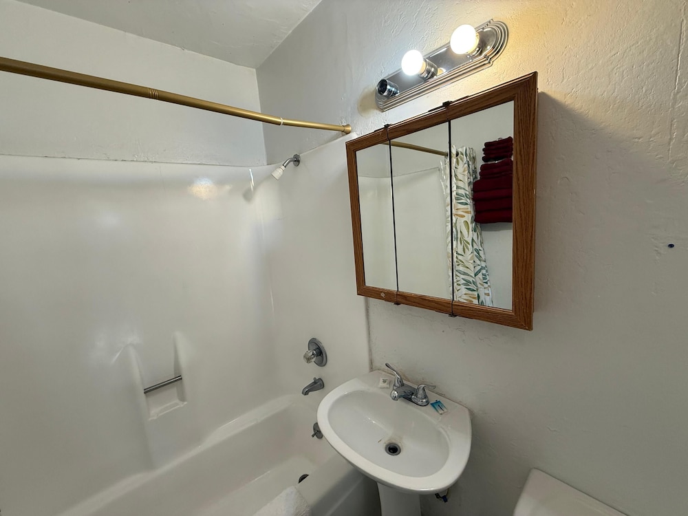 Columbia Inn Motel CA 49