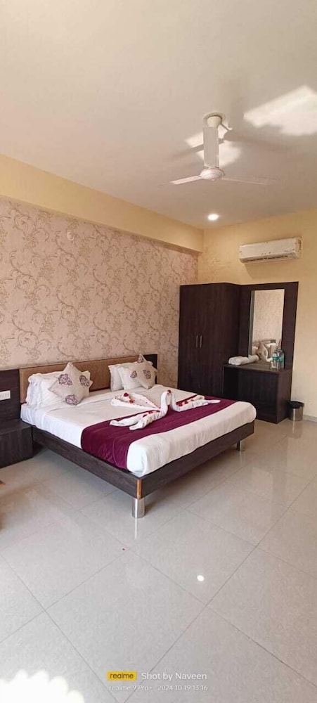 Vijayam Resort