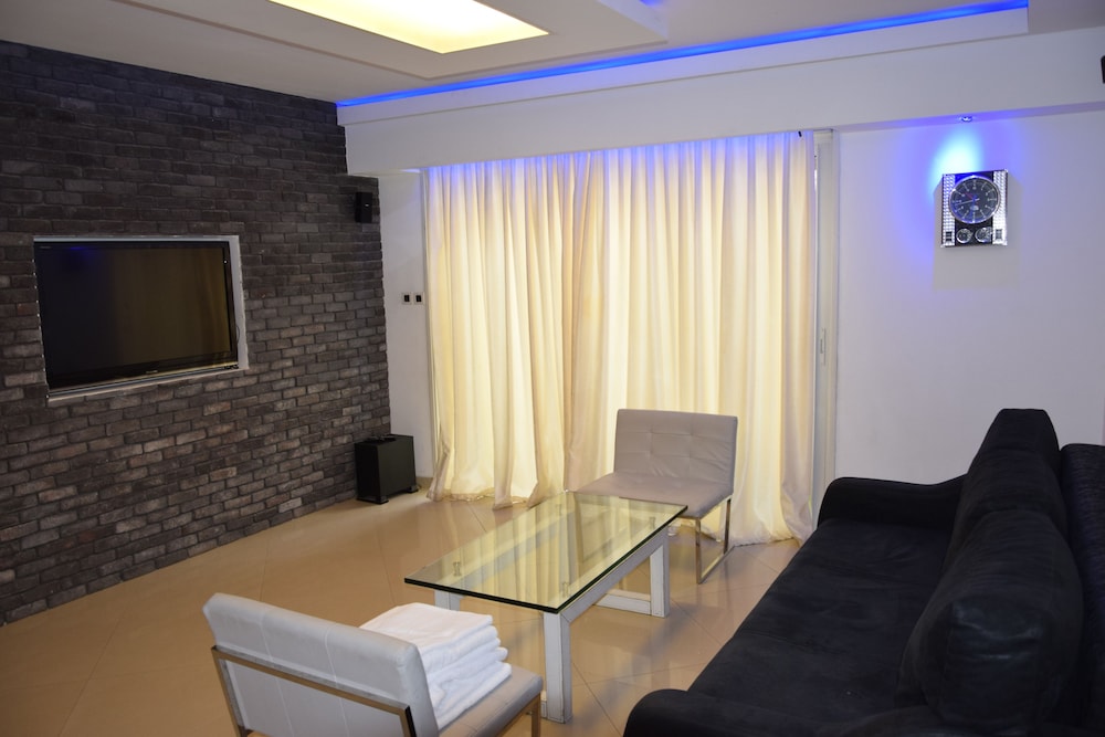 La Palmora Suites