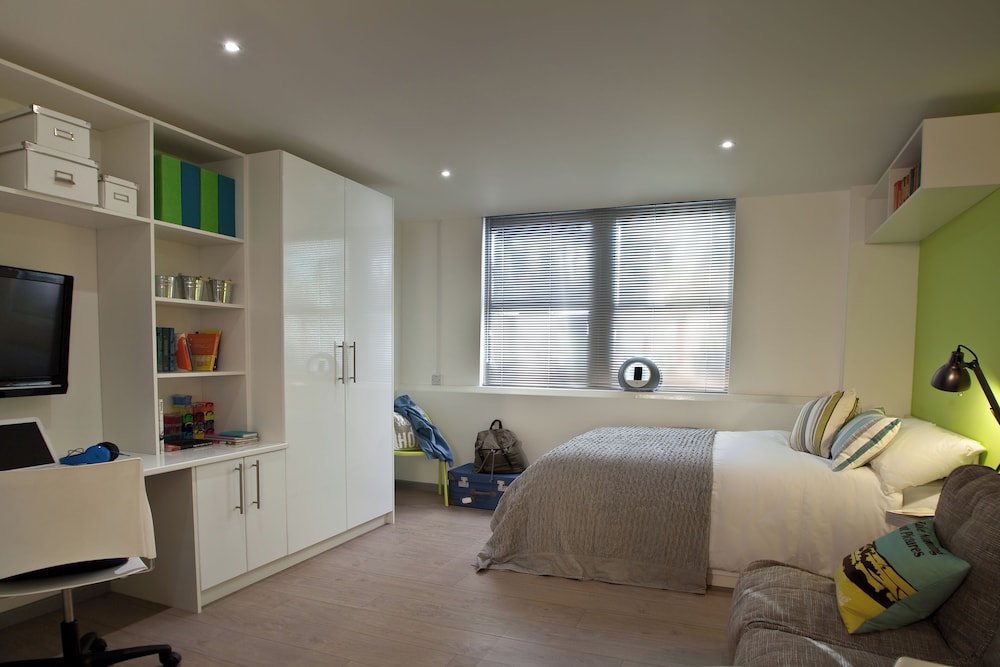 Student Only Summit House