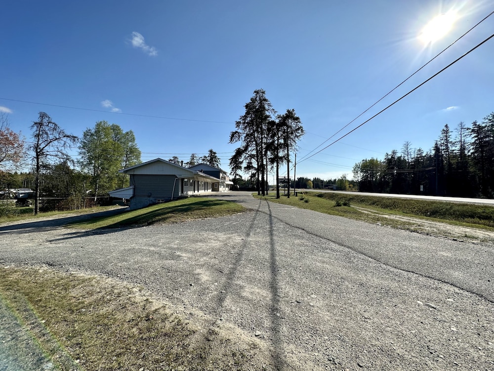 Pine Ridge Motel