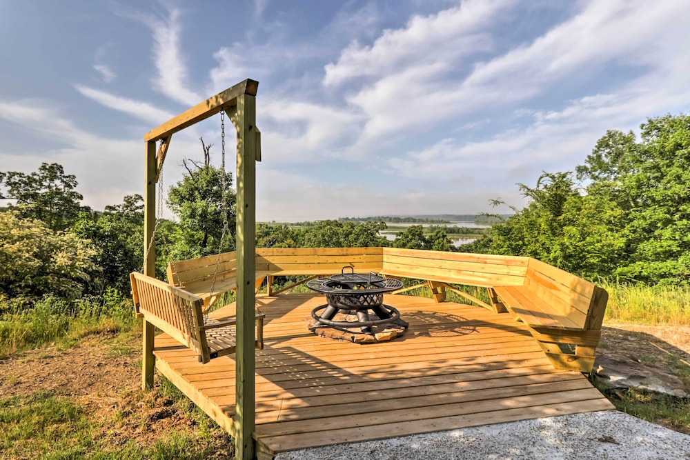 Russellville Vacations - Rustic Lamar Cabin w/ Deck  Private Hot Tub - Property Image 1