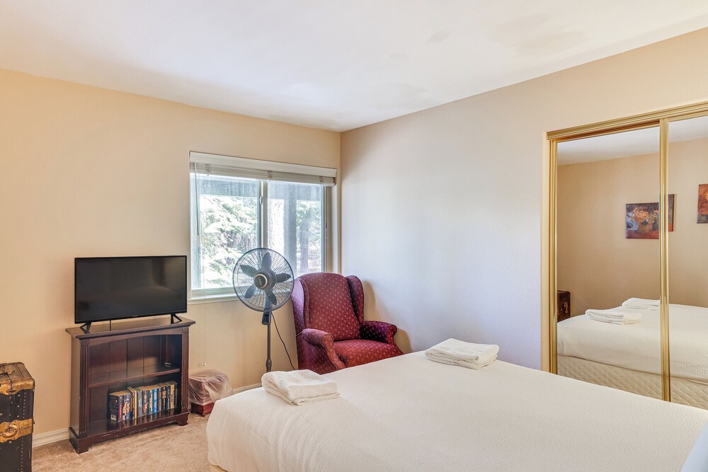7 Mi to Beach: Home w/ Hot Tub in South Lake Tahoe