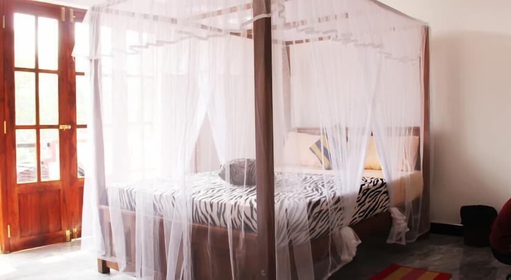 Lizzie Villa Guest House