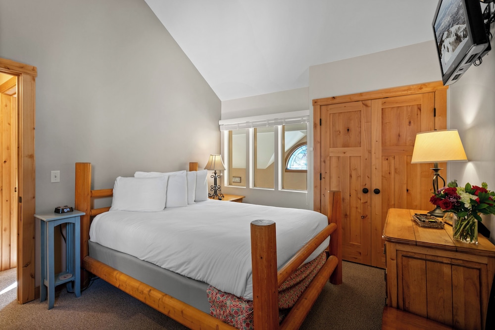 Queen Esther at Deer Valley Resort - Four Bedroom Condo with Hot Tub #2447 4 Condo