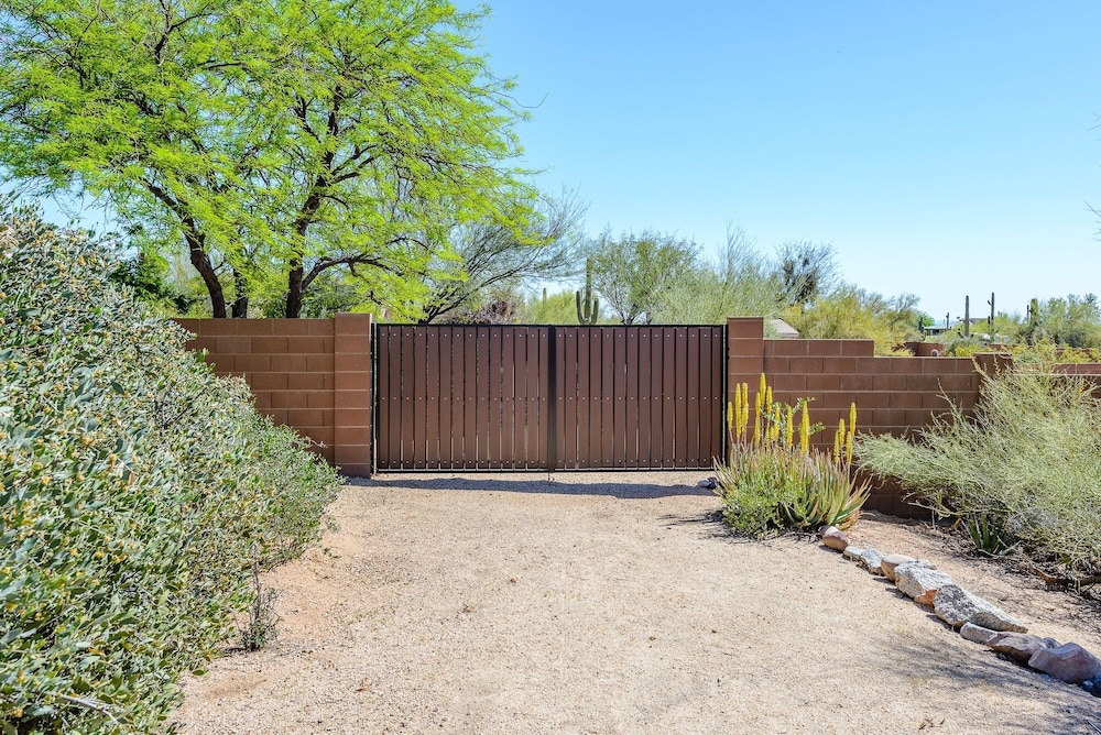 Casa Sanctuary 5 Bedroom Home by Redawning view 3