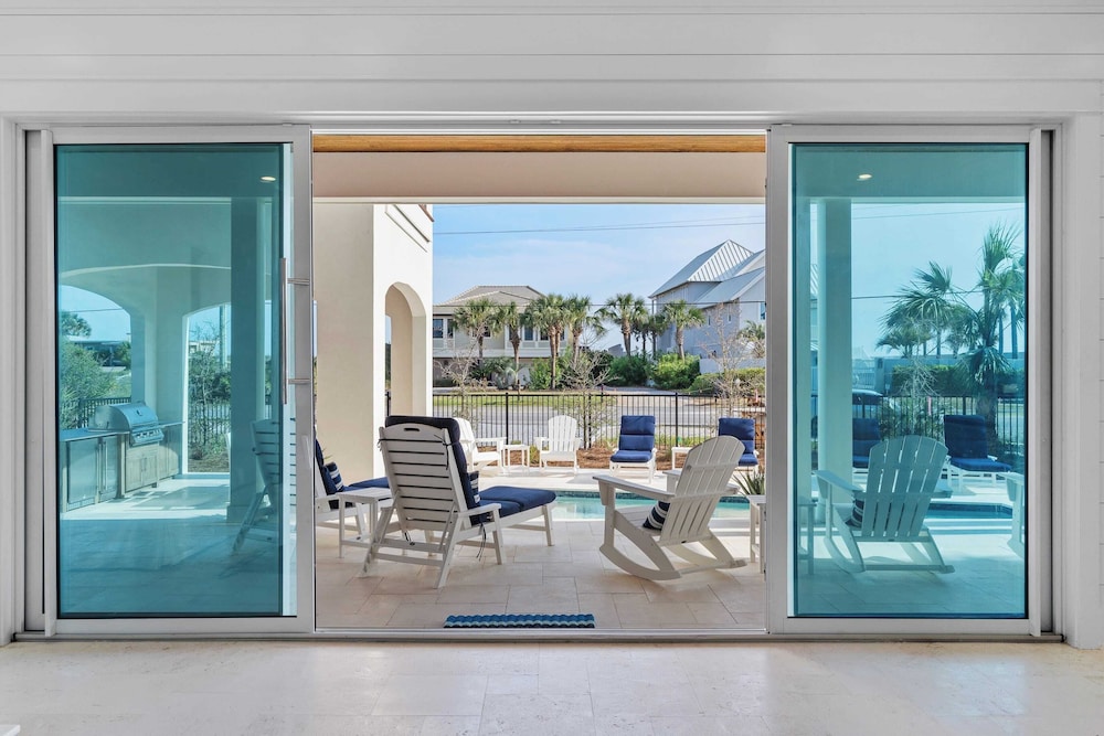 30A Beach Getaway by Avantstay Gulf Views + Pool Golf Cart + Bonfires