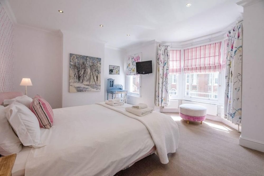 The Pink House in Southwold - Air Manage Suffolk view 5
