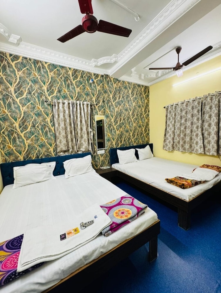 RR GUEST HOUSE