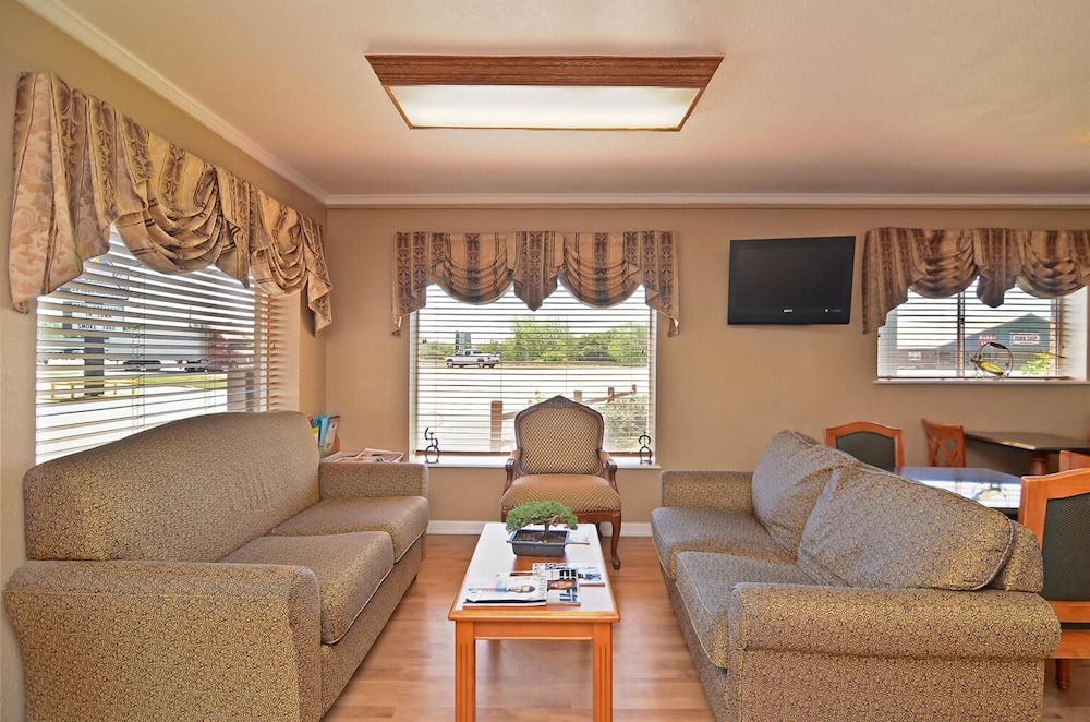 Americas Best Value Inn Stephenville view 2
