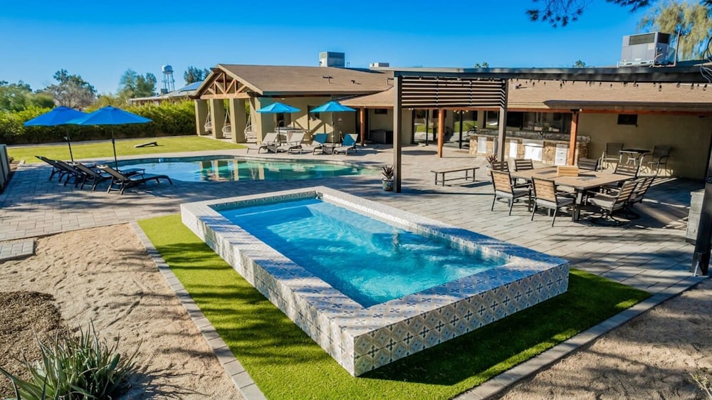 Scottsdale s Largest Hot Tub Davenport Ranch Estate
