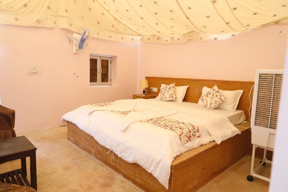 Sky Blue Desert Camp Jaisalmer view 4