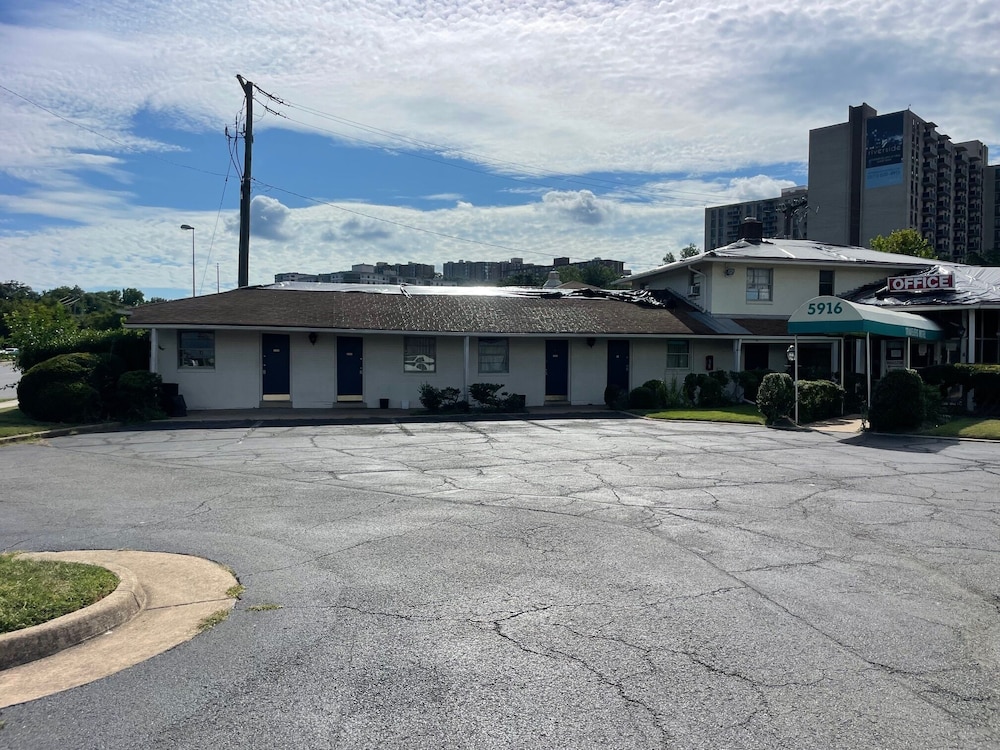 Traveler's Motel