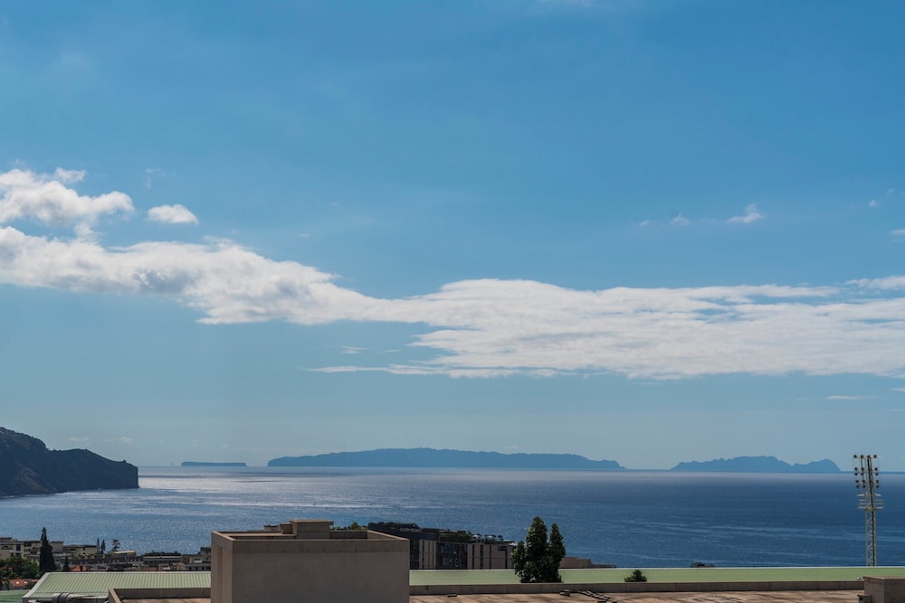 Funchal bay View, Vista Mar I view 4