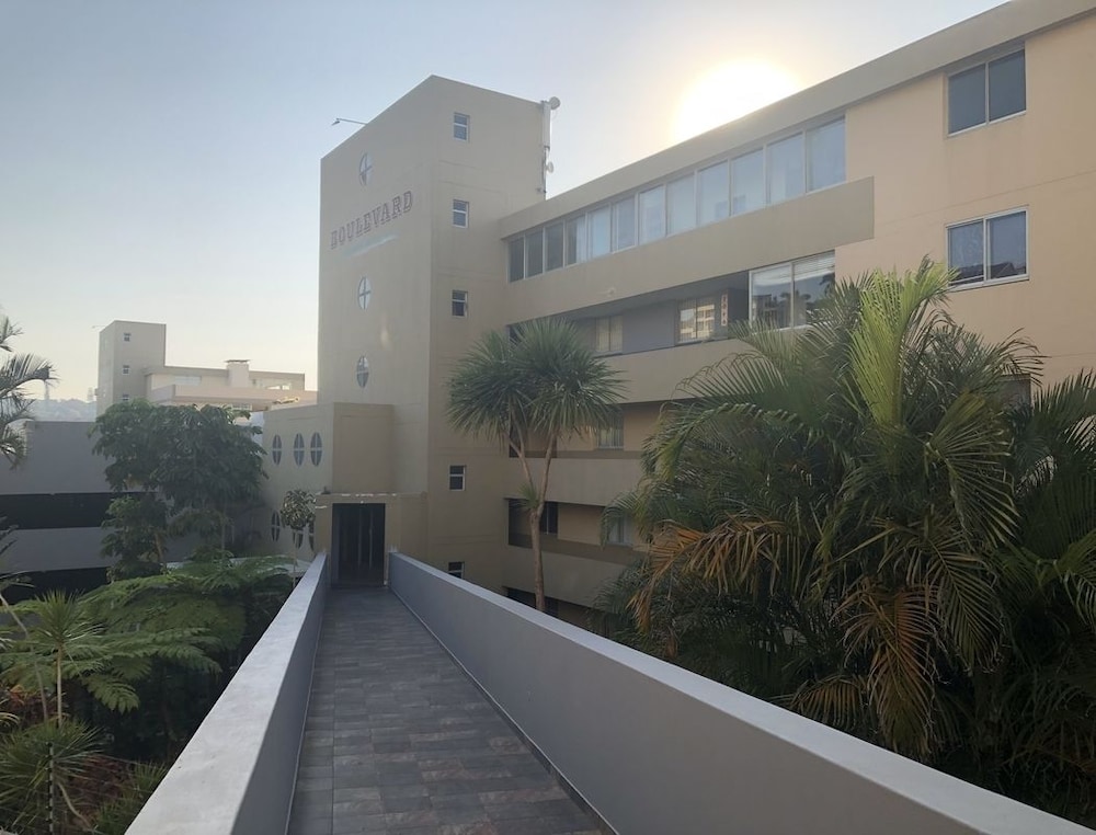 Indigo Bay 32