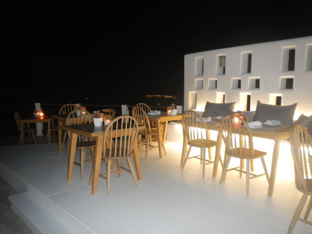Rocabella Santorini Hotel & SPA 89