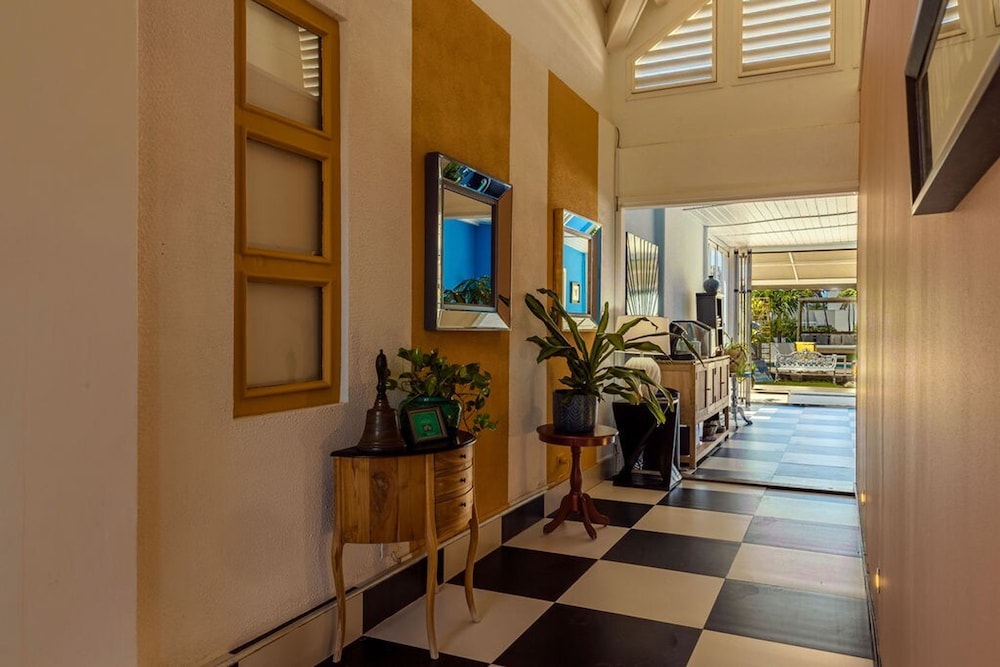 Poolside Apt Ibiza Poolside Apt -2 bd 2 Bath-kitchen-modern Hotel
