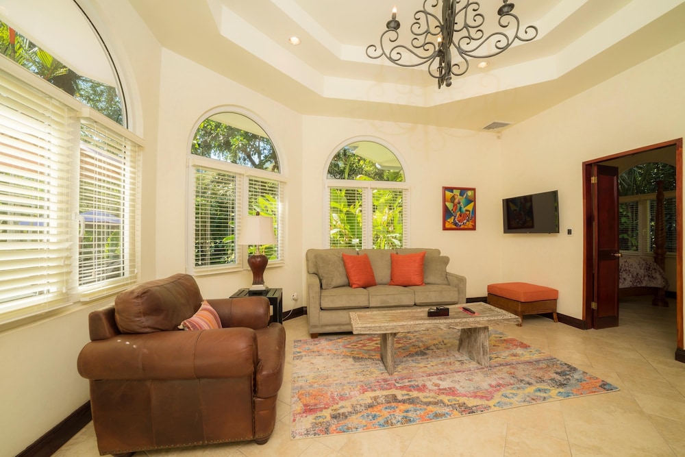 Harmon House in Herradura