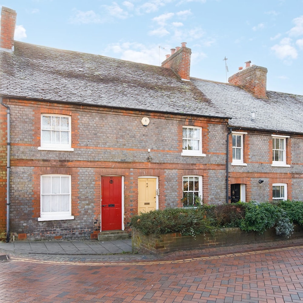 Terraced Townhouse Close to City Centre view 2