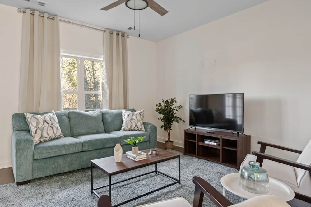 1 King 1 Queen 2 Double Garage Washer Dryer