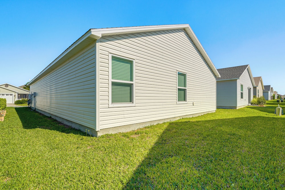 Golf, Shop & Unwind: Lovely Home in The Villages!