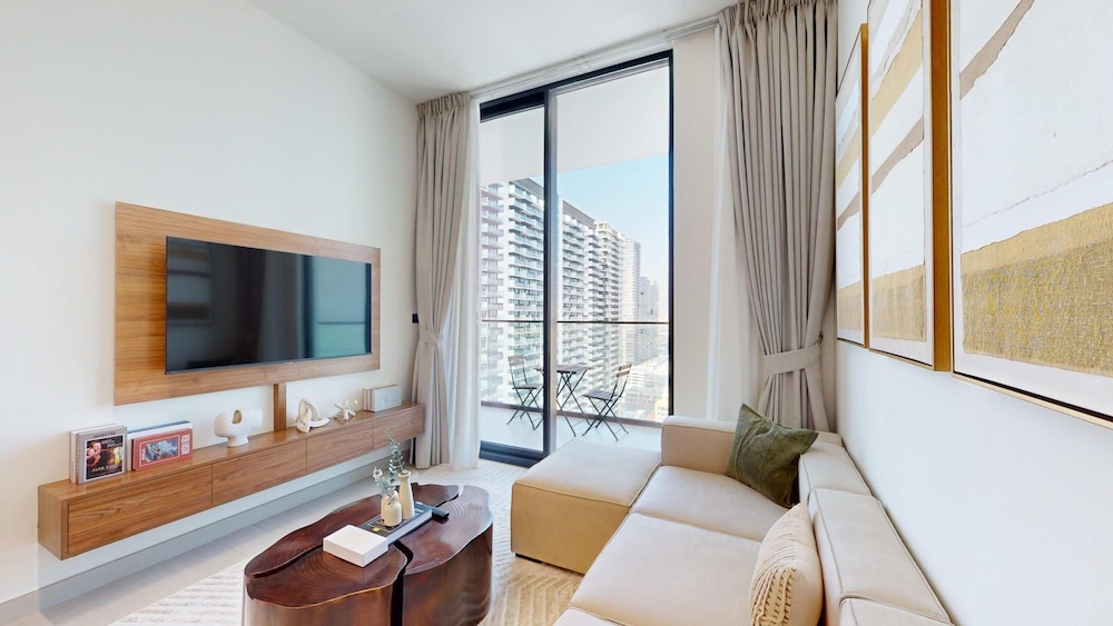 PVH - City View 1BR - Binghatti House