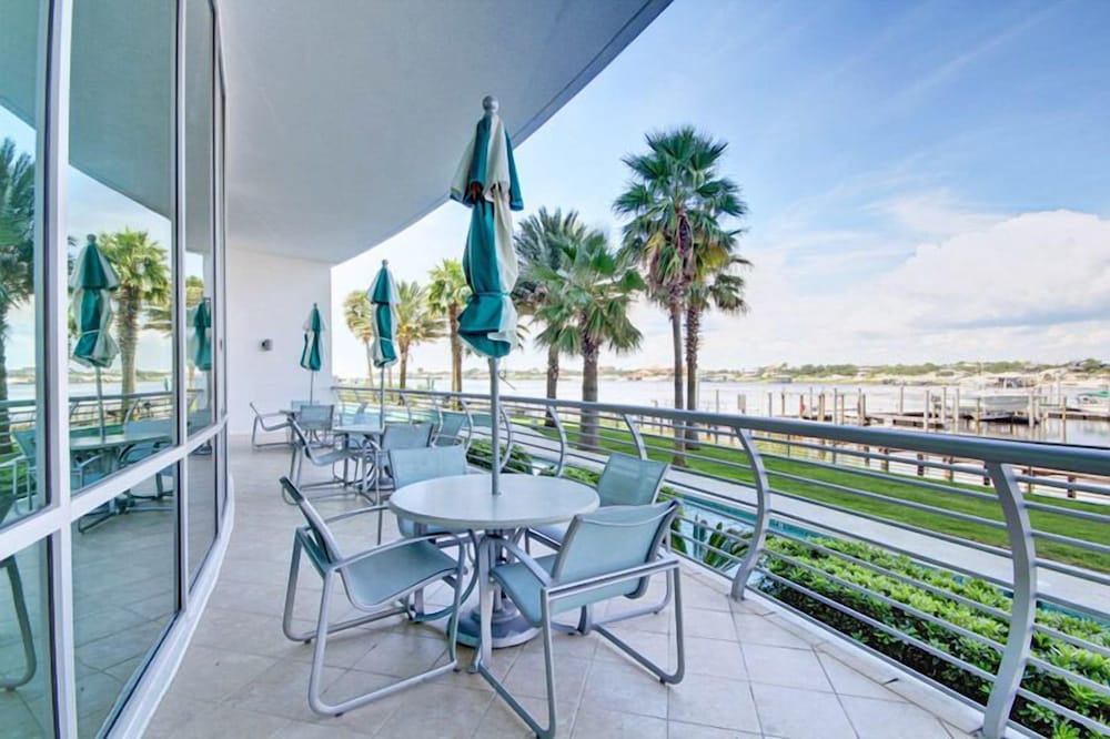 Bella Luna #404 by Southern Vacation Rentals