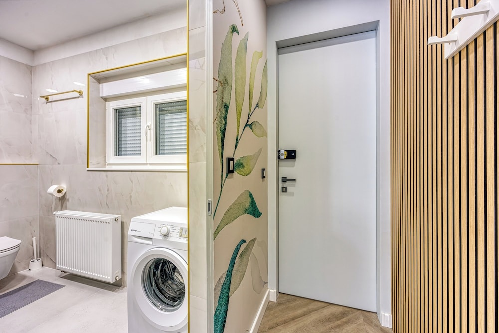 Boutique Downtown Studio with Balcony 1