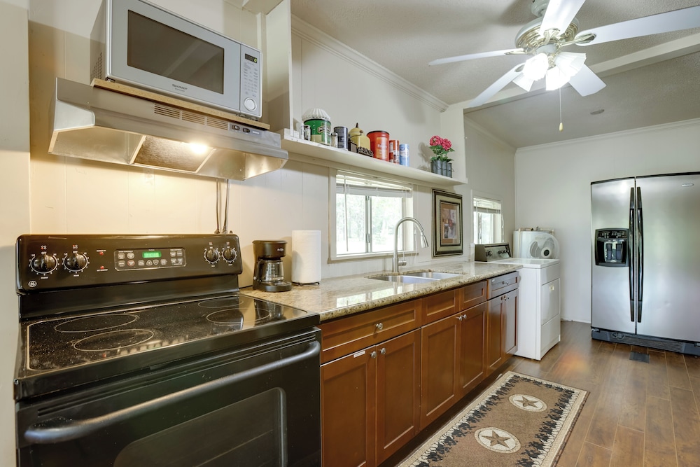 Bike & Hike On-site: Inviting Cleveland Retreat!