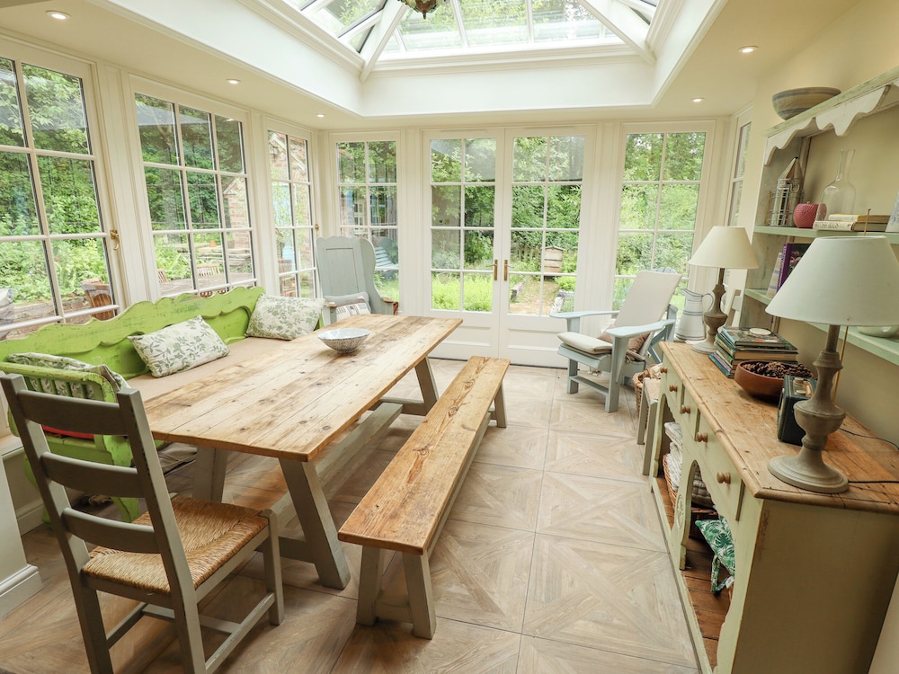 Sunny Cottage