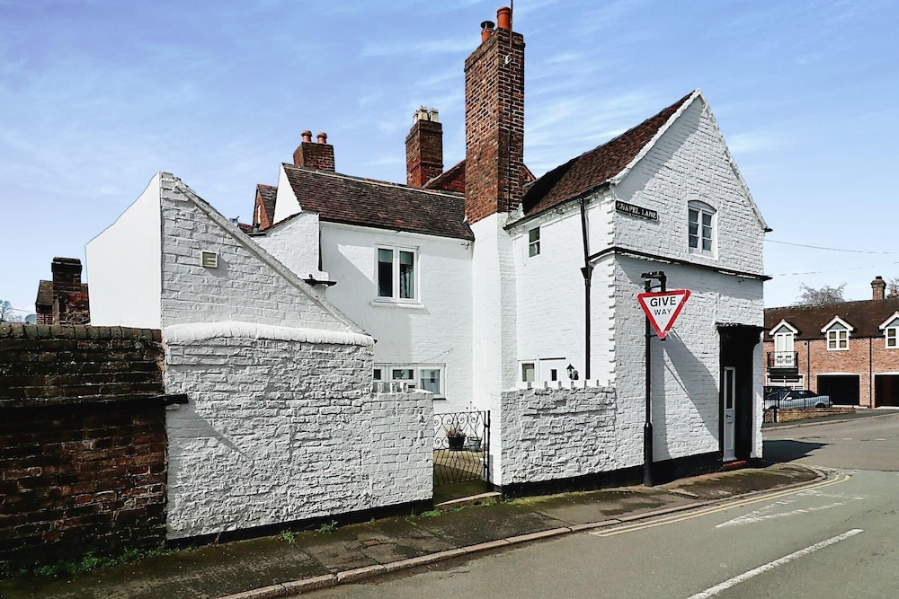 2 Bed Cottage Beautiful Setting Walk to Ironbridge view 3