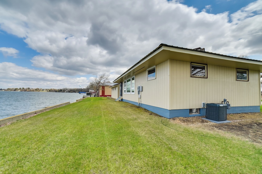 BBQ Ready: Lakefront Retreat in Watertown