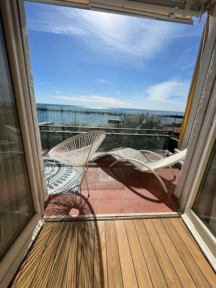 VILLA RITA SEA FROT VIEW