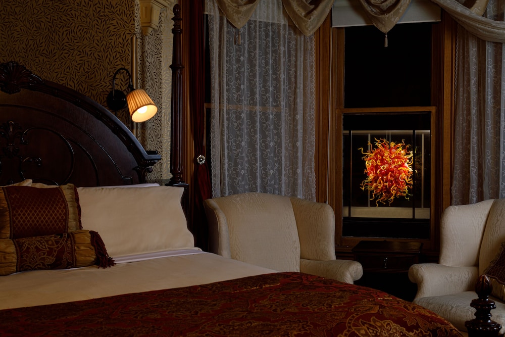 The Kalamazoo House Downtown Hotel & Suites