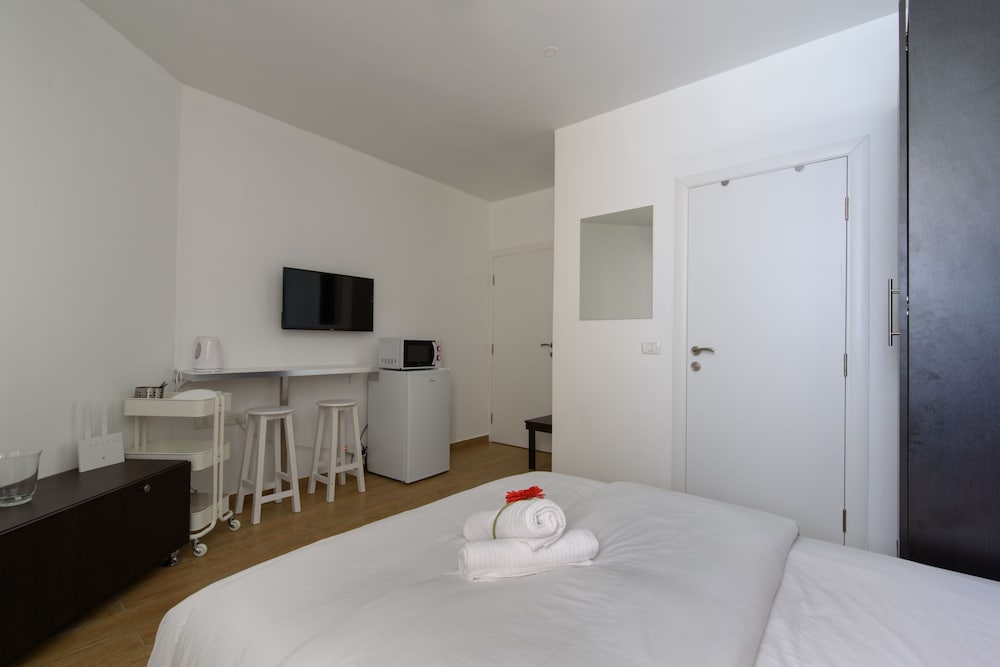 Beach View Apartments And Studio