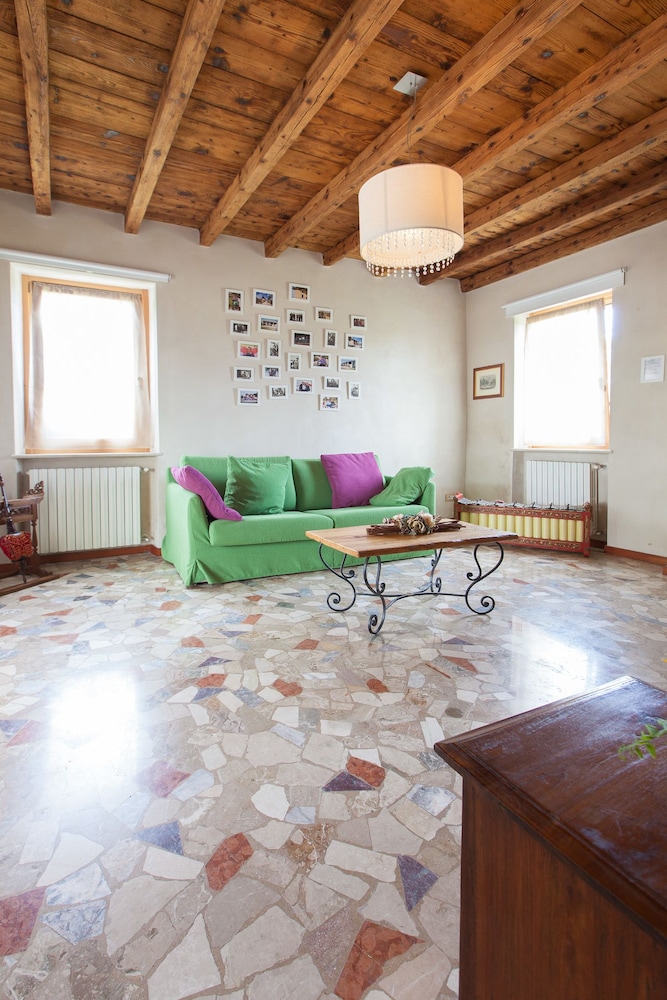 Cascina Serenella B&B