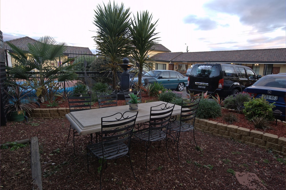 Country Plaza Queanbeyan