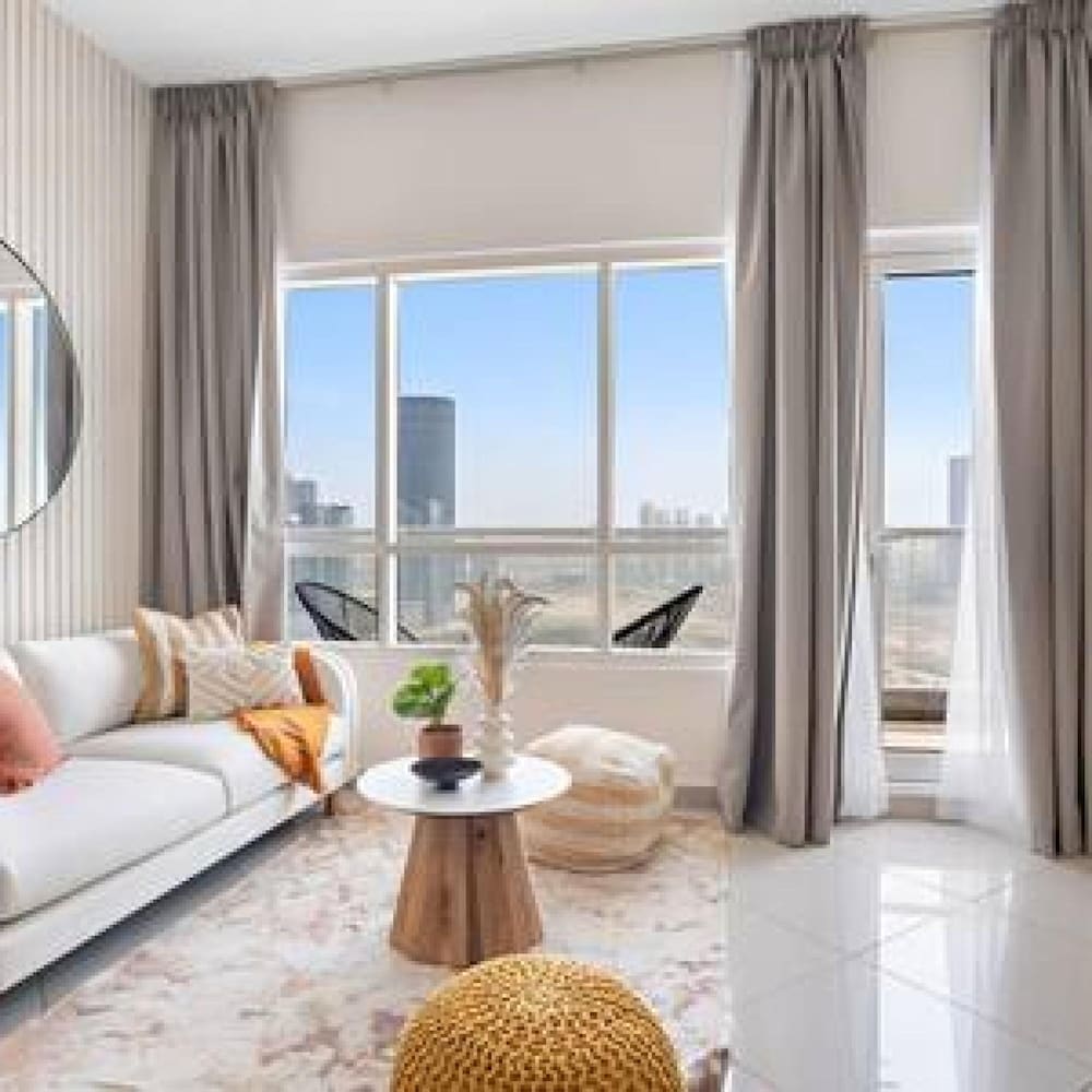 Silkhaus Modern Pad With Pool Gym Near Reem Park