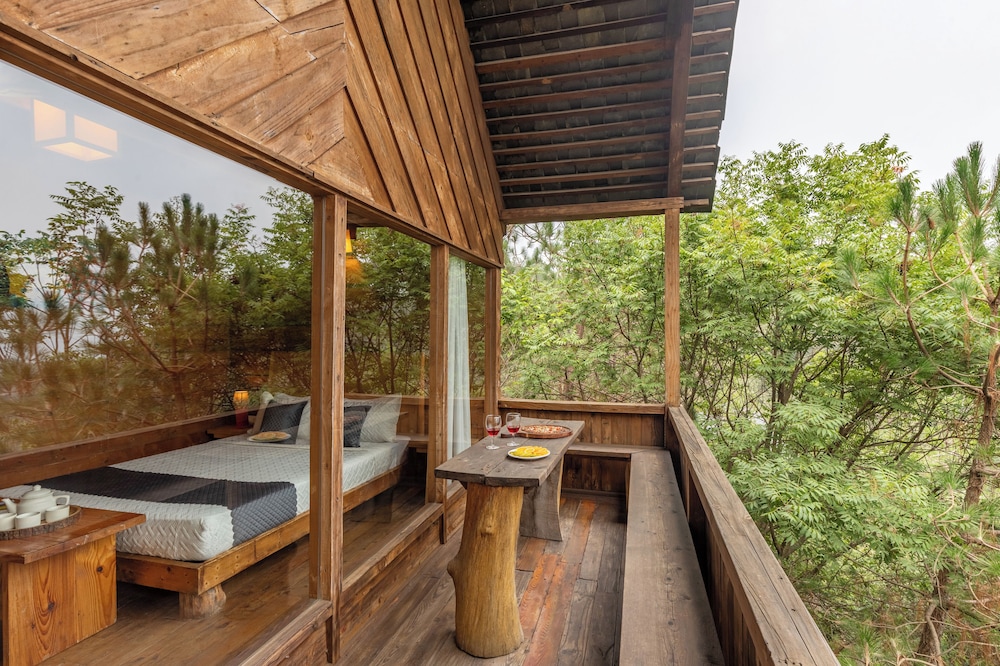 Alaya Stays Suro Woodcrest Chalet